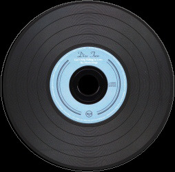Disc 2 - Elvis Treasures - USA 2011 - Sony Music 88607930292